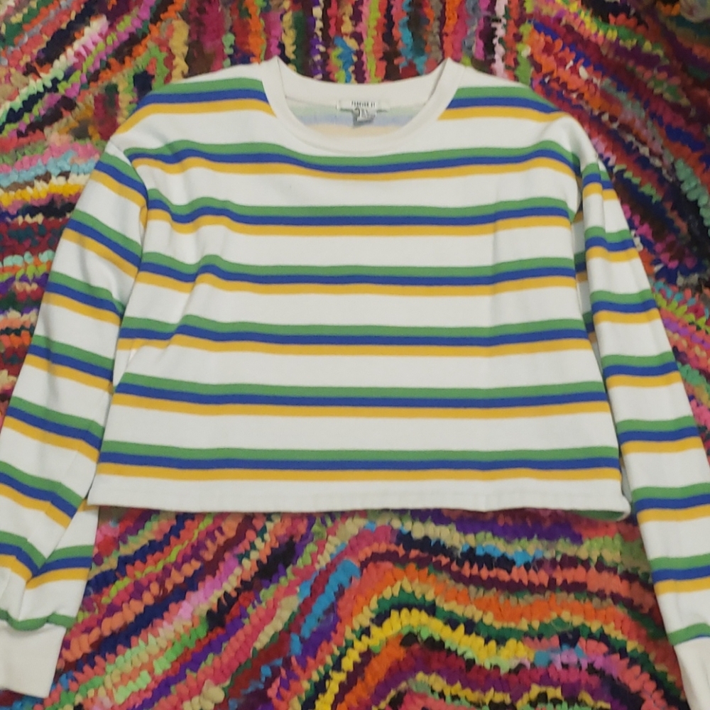 Long-sleeve crop top